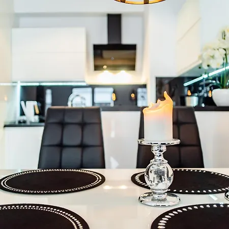 Monroe Residence Poznan Old Town & Parking *