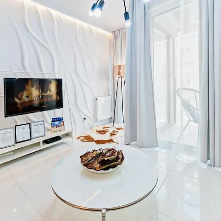 Monroe Residence Poznan Old Town & Parking *