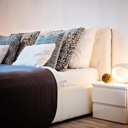 Monroe Residence Poznan Old Town & Parking Apartman *