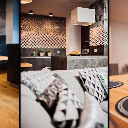 Monroe Residence Poznan Old Town & Parking